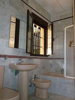 Apartamentos Pilatos King'S Inn Seville